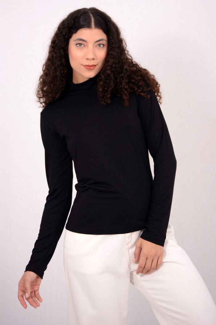 BLUSA MALHA GOLA ALTA