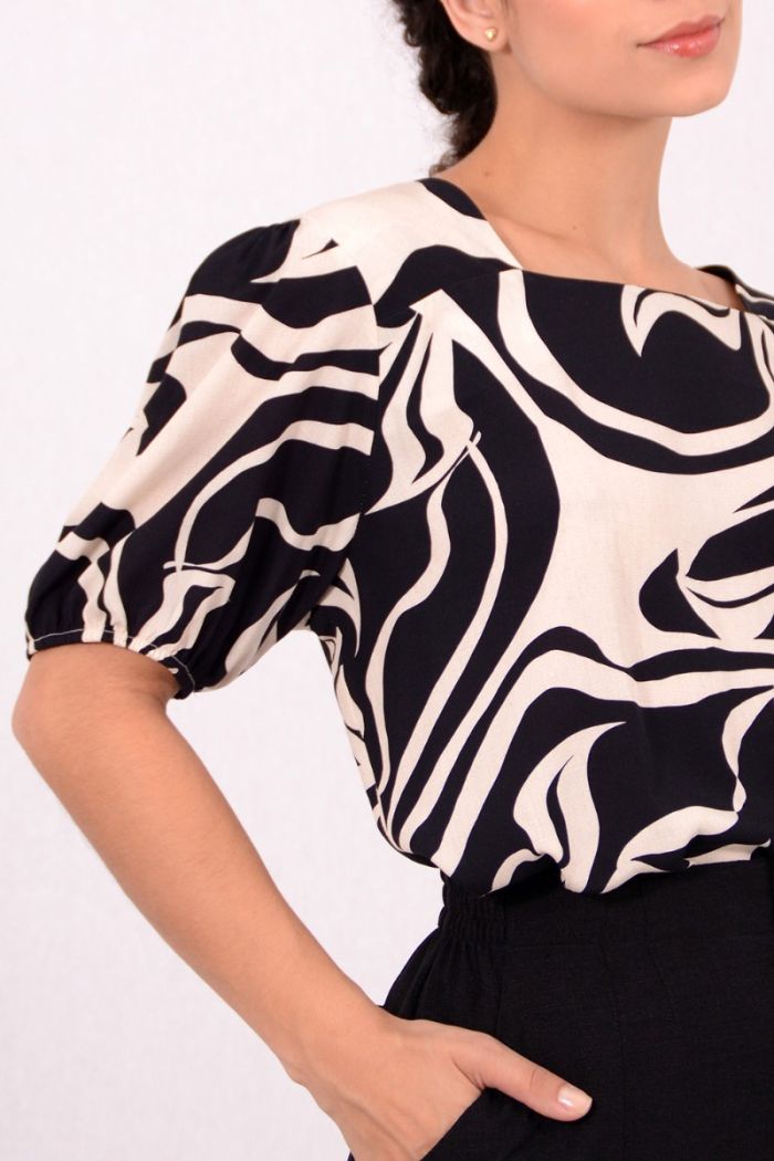 BLUSA VISCOSE DECOTE QUADRADO  ESTAMPA AURORA