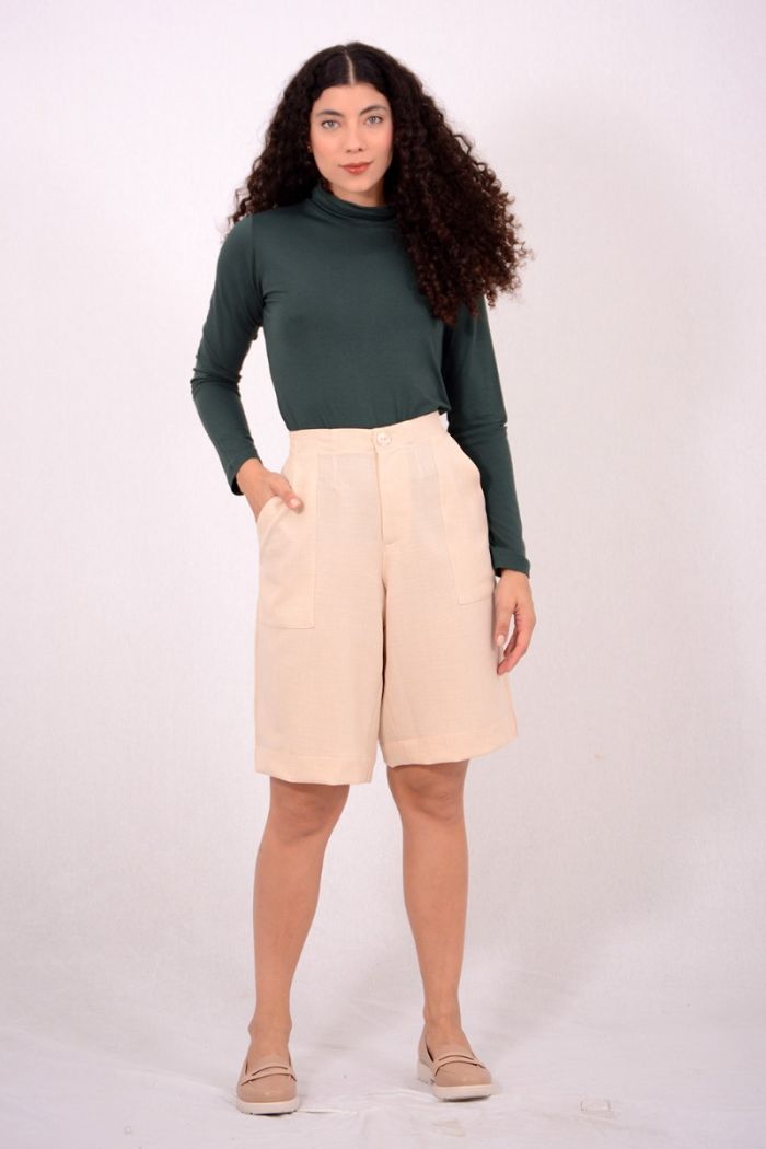 BERMUDA CREPE BOLSO APARENTE